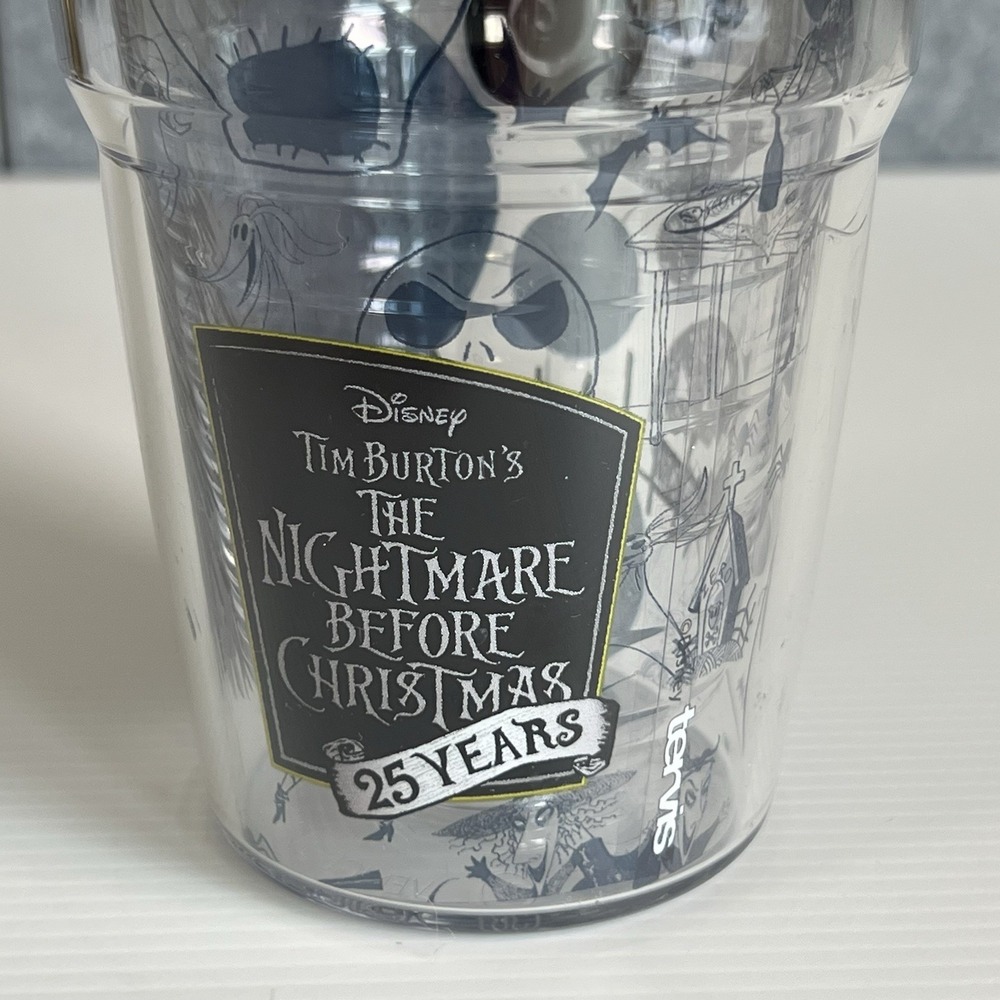 Tervis Tumbler Nightmare Before Christmas 24 oz with Lid Disney 25 Years - Picture 2 of 16